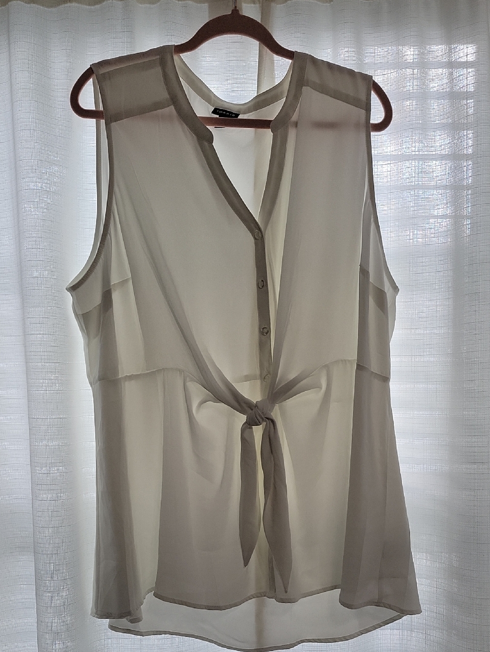 Torrid, Size 3 Tie-Front Sleeveless Chiffon Camisole - Cream